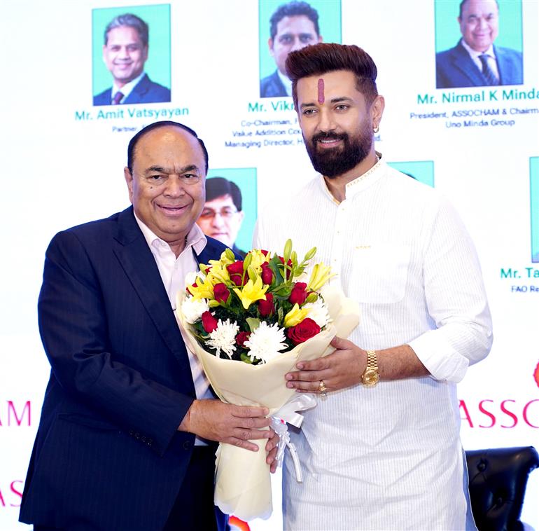 केंद्रीय खाद्य प्रसंस्करण उद्योग मंत्री श्री चिराग पासवान 17 मार्च, 2026 को नई दिल्ली के होटल ली मेरिडियन में न्यूट्री भारत 2026- पोषण सुरक्षा को मजबूत करने में न्यूट्रास्युटिकल्स और फंक्शनल फूड्स की भूमिका पर राष्ट्रीय सम्मेलन में शामिल हुए।
