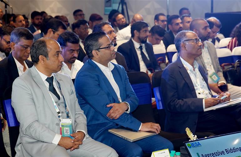 20 मार्च, 2026 को दिल्ली के यशोभूमि कन्वेंशन सेंटर में 'भारत इलेक्ट्रिसिटी समिट 2026' के दौरान स्थिर ऊर्जा भंडारण भारत- स्थिर ऊर्जा भंडारण के लिए रोडमैप और दृष्टिकोण पर केंद्रित सत्र की झलकियां।