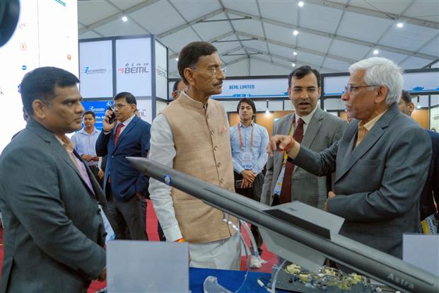 20 मार्च, 2026 को नई दिल्ली में राष्ट्रीय रक्षा उद्योग सम्मेलन 2026 के समापन सत्र की झलकियां। इस अवसर पर केंद्रीय रक्षा राज्य मंत्री श्री संजय सेठ भी उपस्थित हैं।