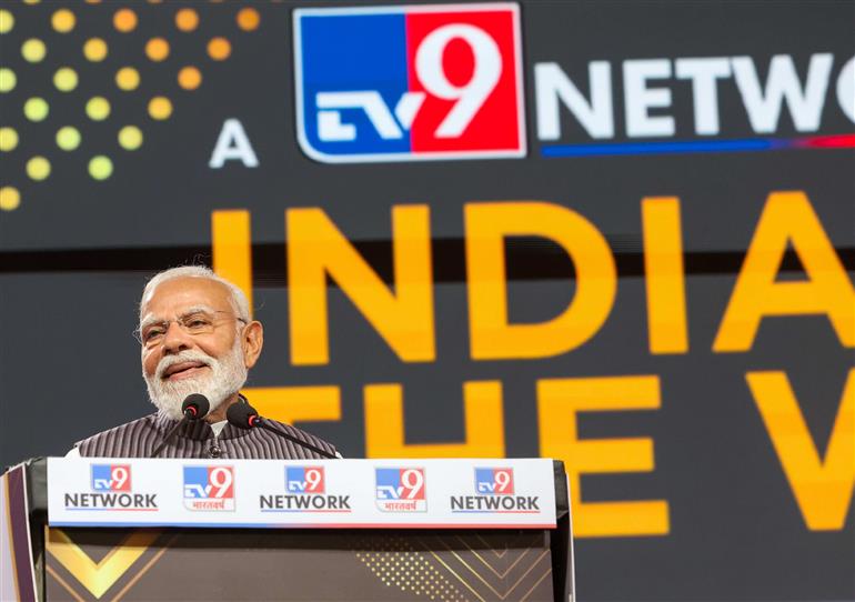 प्रधानमंत्री श्री नरेन्द्र मोदी 23 मार्च, 2026 को नई दिल्ली में 'इंडिया एंड द वर्ल्ड' थीम पर आधारित टीवी9 नेटवर्क समिट-2026 को संबोधित करते हुए।