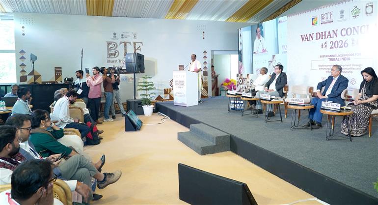 केंद्रीय जनजातीय कार्य राज्य मंत्री श्री दुर्गादास उइके 29 मार्च, 2026 को नई दिल्ली में वन-धन सम्मेलन को संबोधित करते हुए। 