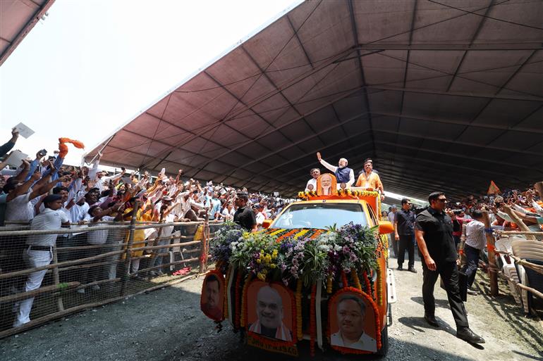 प्रधानमंत्री श्री नरेन्द्र मोदी 9 मई, 2026 को पश्चिम बंगाल में नई सरकार के शपथ ग्रहण समारोह में शामिल हुए।
