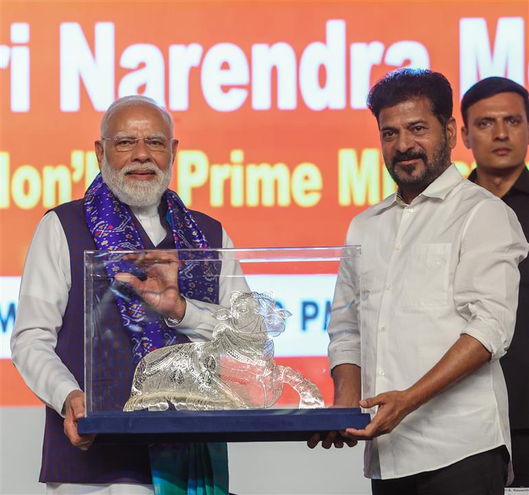 10 मई, 2026 को तेलंगाना के हैदराबाद में विभिन्न विकास परियोजनाओं के शिलान्यास, उद्घाटन और राष्ट्र को समर्पित करने के अवसर पर प्रधानमंत्री श्री नरेन्द्र मोदी।