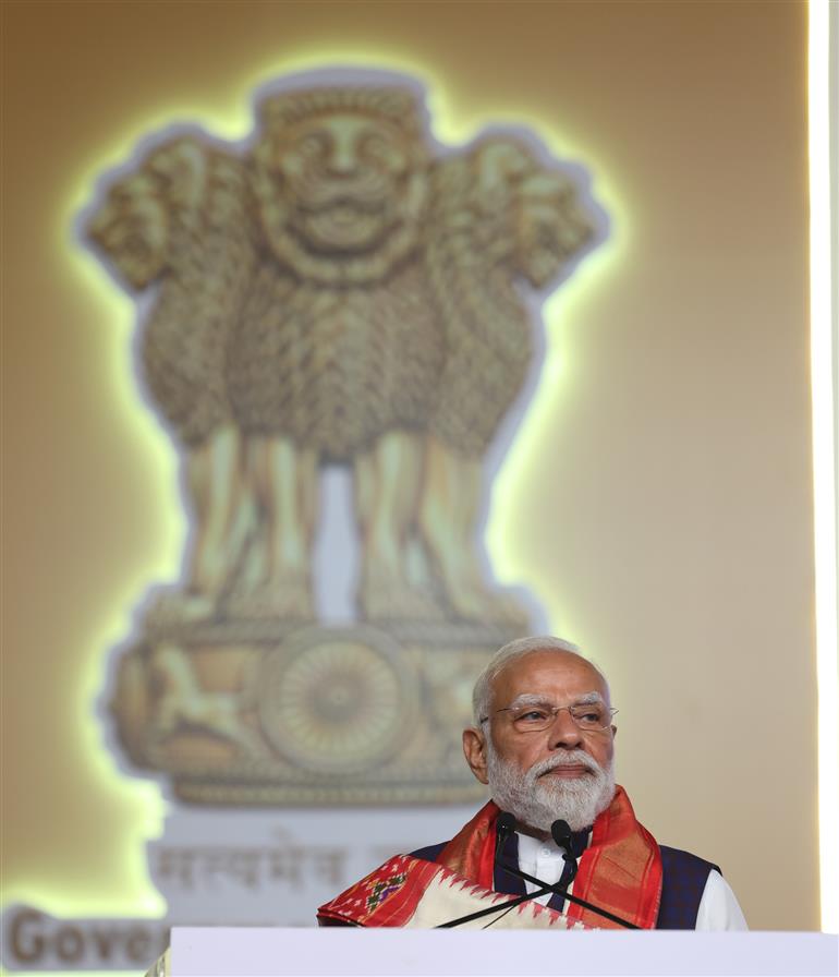 प्रधानमंत्री श्री नरेन्द्र मोदी 10 मई, 2026 को तेलंगाना के हैदराबाद में, विभिन्न विकास परियोजनाओं के शिलान्यास, उद्घाटन और राष्ट्र को समर्पित करने के अवसर पर जनसभा को संबोधित करते हुए।