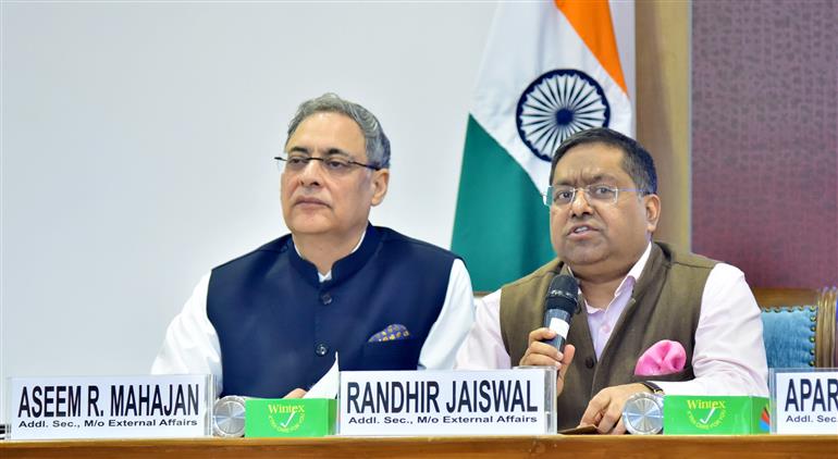 विदेश मंत्रालय के अपर सचिव श्री रणधीर जायसवाल 11 मई, 2026 को नई दिल्ली स्थित राष्ट्रीय मीडिया केंद्र में 