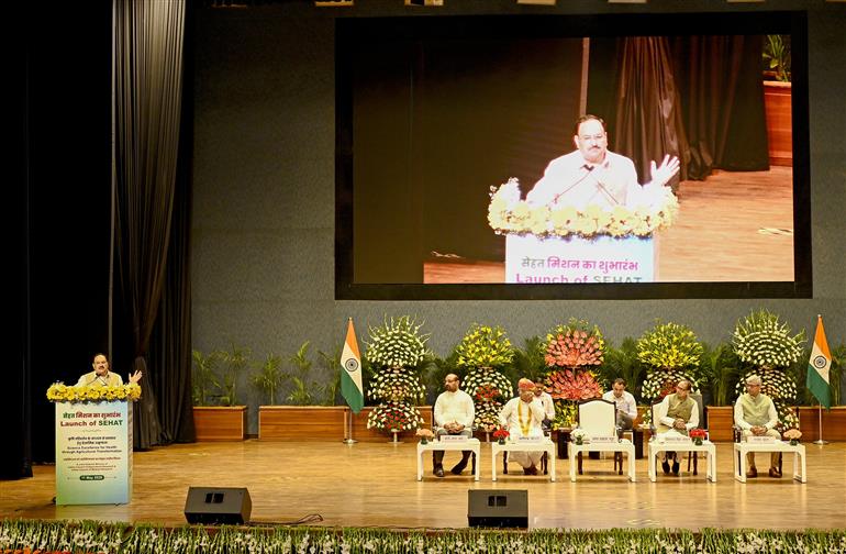 केंद्रीय स्वास्थ्य एवं परिवार कल्याण तथा रसायन एवं उर्वरक मंत्री श्री जगत प्रकाश नड्डा 11 मई, 2026 को नई दिल्ली में सेहत (कृषि परिवर्तन के माध्यम से स्वास्थ्य के लिए वैज्ञानिक उत्कृष्टता) मिशन के शुभारंभ के अवसर पर संबोधित करते हुए।