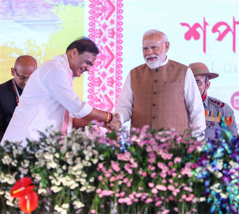 प्रधानमंत्री श्री नरेन्द्र मोदी 12 मई, 2026 को असम के गुवाहाटी में असम की नई एनडीए सरकार के शपथ ग्रहण समारोह में शामिल हुए।