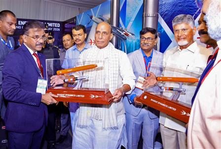 केंद्रीय रक्षा मंत्री श्री राजनाथ सिंह 15 मई, 2026 को आंध्र प्रदेश के पुट्टपर्थी में एएमसीए के 