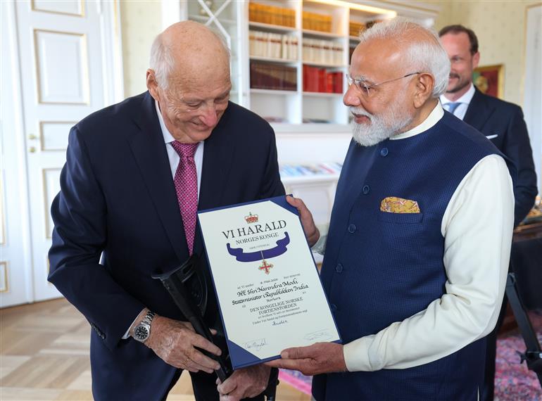 प्रधानमंत्री श्री नरेन्द्र मोदी को 18 मई, 2026 को नॉर्वे में नॉर्वे के सर्वोच्च सम्मान 'ग्रैंड क्रॉस ऑफ द रॉयल नॉर्वेजियन ऑर्डर ऑफ मेरिट' से सम्मानित किया गया।