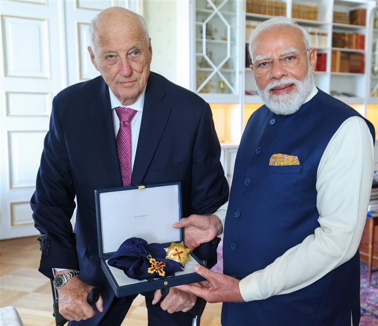 प्रधानमंत्री श्री नरेन्द्र मोदी को 18 मई, 2026 को नॉर्वे में नॉर्वे के सर्वोच्च सम्मान 'ग्रैंड क्रॉस ऑफ द रॉयल नॉर्वेजियन ऑर्डर ऑफ मेरिट' से सम्मानित किया गया।
