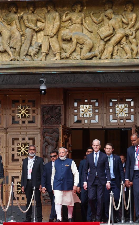 प्रधानमंत्री श्री नरेन्द्र मोदी 18 मई, 2026 को नॉर्वे के ओस्लो में नॉर्वे-भारत व्यापार एवं अनुसंधान शिखर सम्मेलन में शामिल हुए।