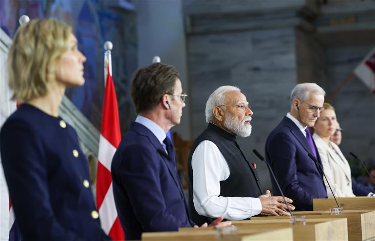 प्रधानमंत्री श्री नरेन्द्र मोदी 19 मई, 2026 को नॉर्वे के ओस्लो में तीसरे भारत-नॉर्डिक शिखर सम्मेलन को संबोधित करते हुए।
