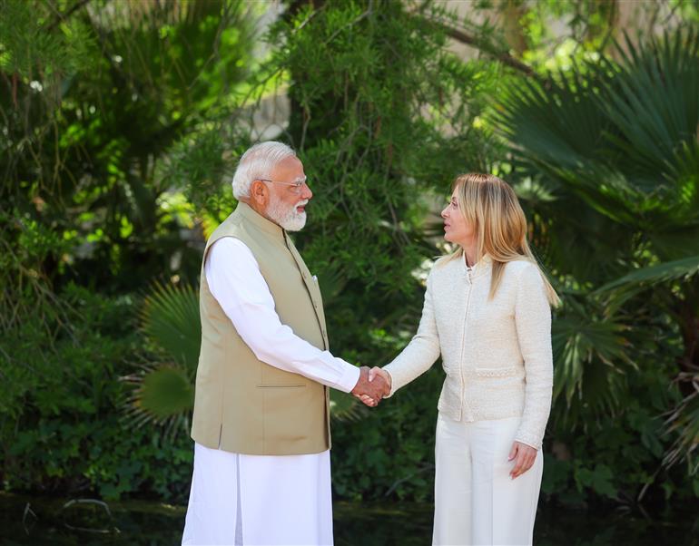 प्रधानमंत्री श्री नरेन्द्र मोदी और इटली की प्रधानमंत्री सुश्री जॉर्जिया मेलोनी 20 मई, 2026 को इटली के रोम में भारत और इटली के बीच समझौता ज्ञापनों के आदान-प्रदान समारोह में शामिल हुए। 
