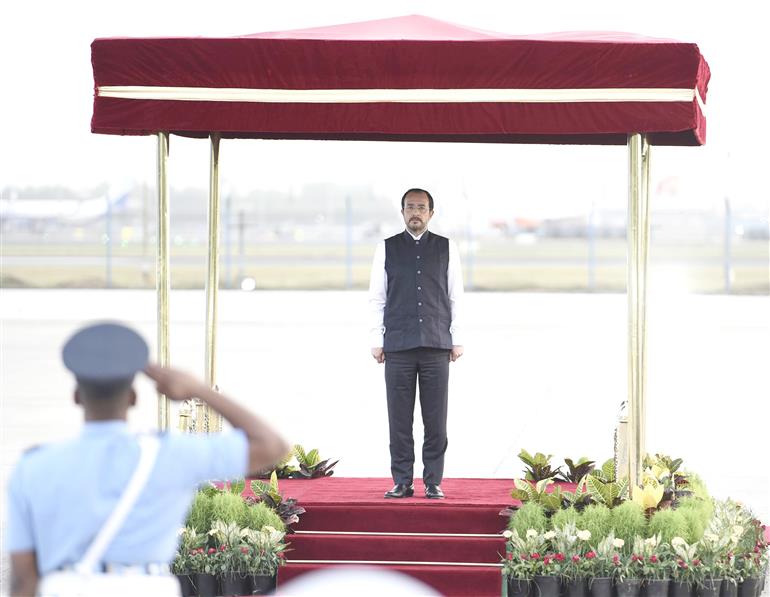 साइप्रस गणराज्य के राष्ट्रपति श्री निकोस क्रिस्टोडौलाइड्स 21 मई, 2026 को नई दिल्ली स्थित वायु सेना स्टेशन पालम में गार्ड ऑफ ऑनर का निरीक्षण करते हुए।