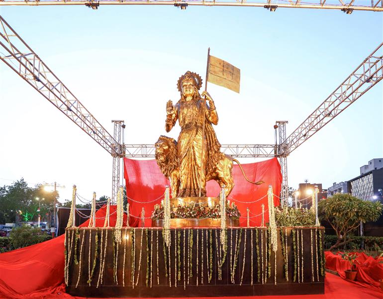 केन्द्रीय गृह एवं सहकारिता मंत्री श्री अमित शाह 28 मई, 2026 को अहमदाबाद के भीमजीपुरा में एएमसी द्वारा नव-निर्मित ‘भारत माता स्क्वायर’ का लोकार्पण करते हुए।
