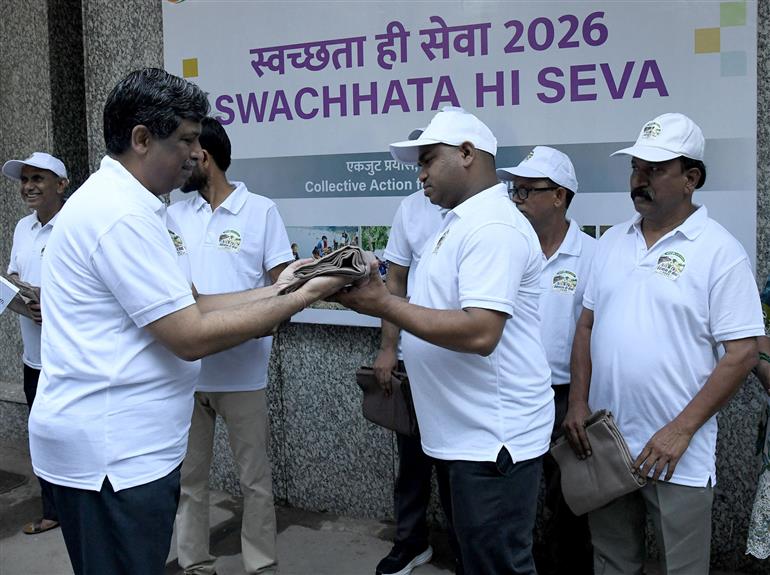 The Secretary, Ministry of Road Transport &amp; Highways, Shri V. Umashankar participates in the “Ek Din, Ek Ghanta, Ek Saath - Shramdaan” activity organised by the Ministry of Road Transport &amp; Highways under the Swachhata Hi Seva - 2026 campaign at Transport Bhawan, in New Delhi on October 01, 2026.