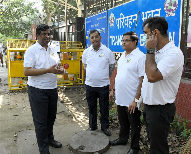 The Secretary, Ministry of Road Transport &amp; Highways, Shri V. Umashankar participates in the “Ek Din, Ek Ghanta, Ek Saath - Shramdaan” activity organised by the Ministry of Road Transport &amp; Highways under the Swachhata Hi Seva - 2026 campaign at Transport Bhawan, in New Delhi on October 01, 2026.