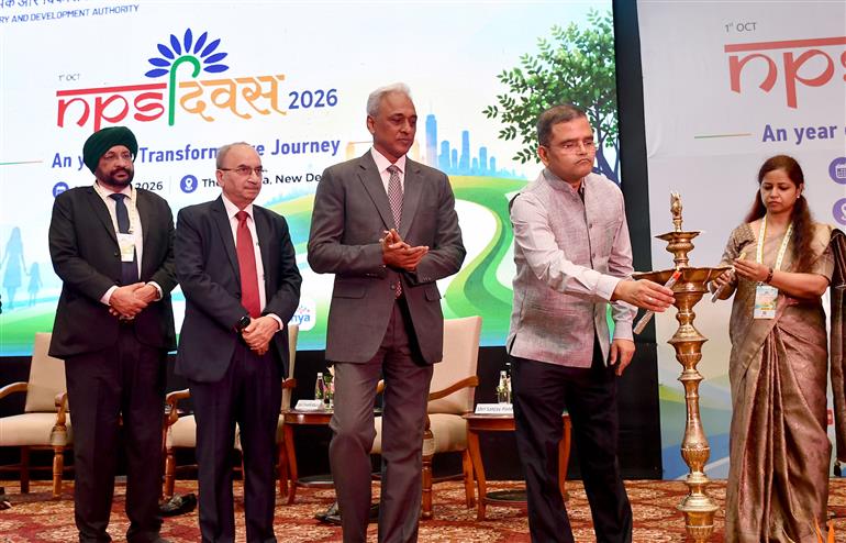 वित्तीय सेवा विभाग के सचिव श्री संजय लोहिया ने 01 अक्टूबर 2026 को नई दिल्ली में आयोजित एनपीएस दिवस 2026 कार्यक्रम में दीप प्रज्ज्वलित किया।