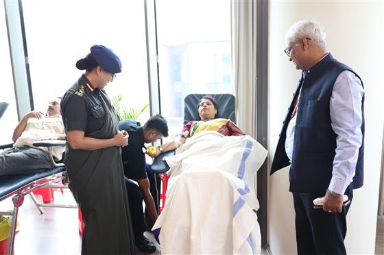रक्षा मंत्रालय ने राष्ट्रीय स्वैच्छिक रक्तदान दिवस के अवसर पर 01 अक्टूबर 2026 को नई दिल्ली स्थित कर्तव्य भवन-2 में स्वैच्छिक रक्तदान शिविर का आयोजन किया।