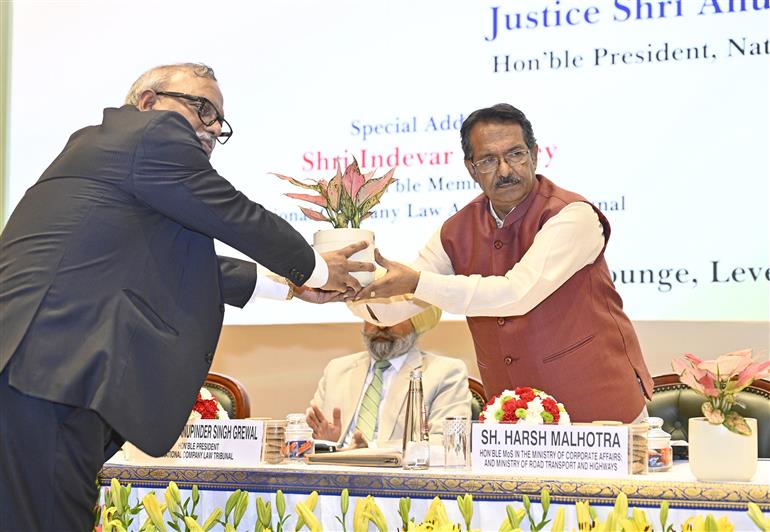 सड़क परिवहन एवं राजमार्ग तथा कॉर्पोरेट मामलों के राज्य मंत्री श्री हर्ष मल्होत्रा ने 01 अक्टूबर 2026 को नई दिल्ली में भारतीय दिवाला एवं शोधन अक्षमता बोर्ड (आईबीबीआई) के दसवें वार्षिक दिवस समारोह में शिरकत की।