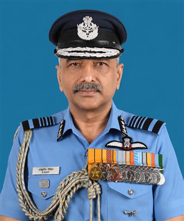 भारत सरकार ने मौजूदा वाइस चीफ ऑफ द एयर स्टाफ के पद पर कार्यरत एयर मार्शल आशुतोष दीक्षित, PVSM, AVSM, VM, VSM को 31 अक्टूबर 2026 की दोपहर से एयर चीफ मार्शल के पद पर भारतीय वायु सेना के 29वें प्रमुख के रूप में नियुक्त किया है।


