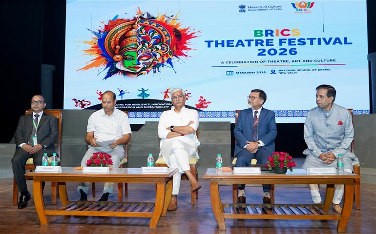 केंद्रीय संस्कृति एवं पर्यटन मंत्री श्री गजेंद्र सिंह शेखावत 12 अक्टूबर, 2026 को नई दिल्ली स्थित राष्ट्रीय नाट्य विद्यालय (एनएसडी) में आयोजित ब्रिक्स थिएटर फेस्टिवल–2026 के उद्घाटन समारोह में मुख्य अतिथि के रूप में शामिल हुए।

