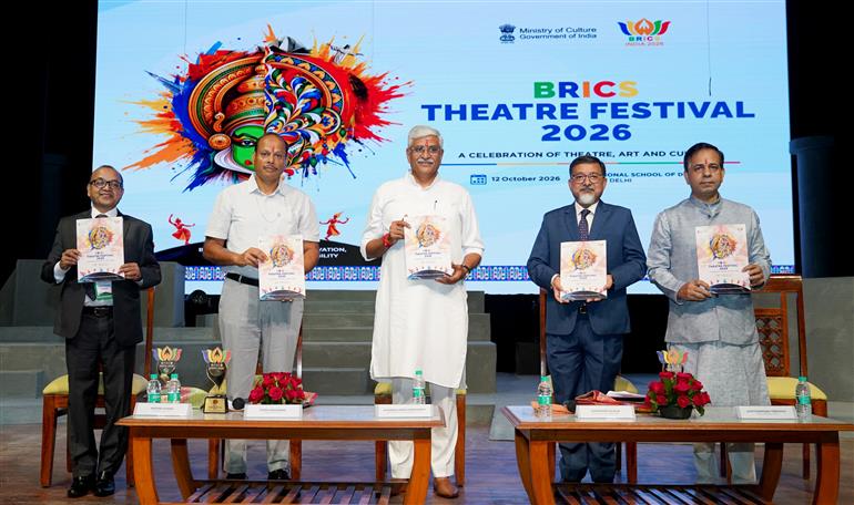 केंद्रीय संस्कृति एवं पर्यटन मंत्री श्री गजेंद्र सिंह शेखावत 12 अक्टूबर, 2026 को नई दिल्ली स्थित राष्ट्रीय नाट्य विद्यालय (एनएसडी) में आयोजित ब्रिक्स थिएटर फेस्टिवल–2026 के उद्घाटन समारोह में मुख्य अतिथि के रूप में शामिल हुए।

