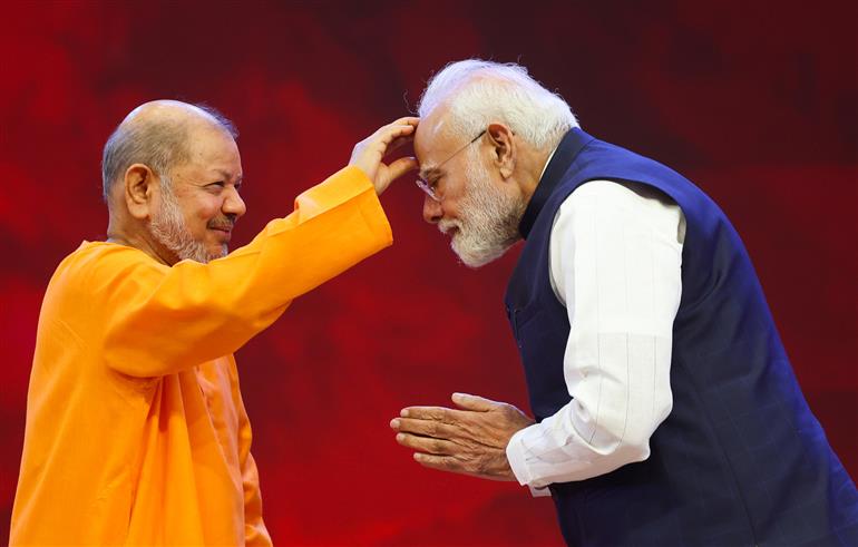 प्रधानमंत्री श्री नरेन्द्र मोदी 23 अक्टूबर 2026 को नई दिल्ली में चिन्मय अमृत महोत्सव वैश्विक सम्मेलन के उद्घाटन समारोह में शामिल हुए।