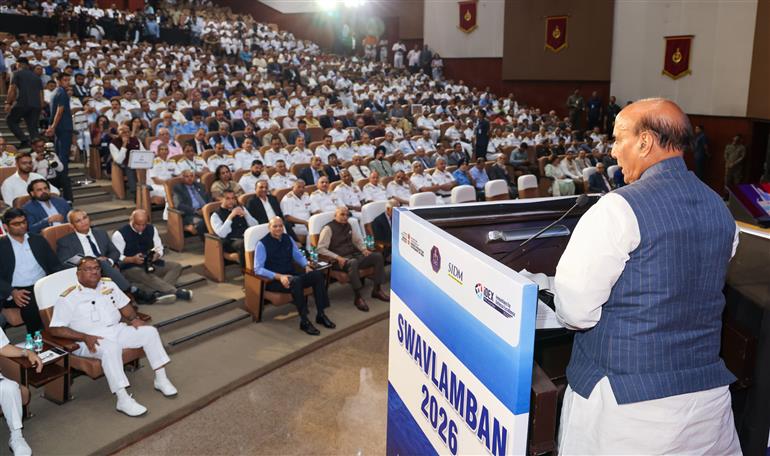 केंद्रीय रक्षा मंत्री श्री राजनाथ सिंह 26 अक्टूबर, 2026 को नई दिल्ली में आयोजित 'स्वावलंबन 2026' कार्यक्रम को संबोधित करते हुए।