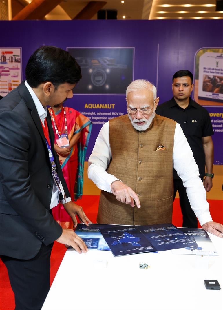 प्रधानमंत्री श्री नरेन्द्र मोदी 27 अक्टूबर, 2026 को नई दिल्ली के भारत मंडपम में आयोजित 'इमर्जिंग साइंस, टेक्नोलॉजी एंड इनोवेशन कॉन्क्लेव 2026' के उद्घाटन समारोह में शामिल हुए।