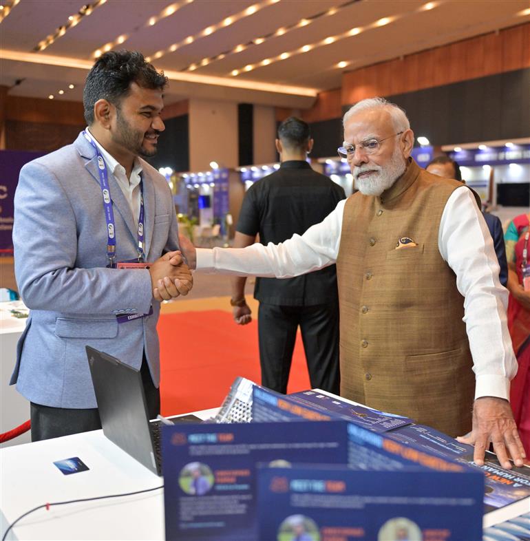 प्रधानमंत्री श्री नरेन्द्र मोदी 27 अक्टूबर, 2026 को नई दिल्ली के भारत मंडपम में आयोजित 'इमर्जिंग साइंस, टेक्नोलॉजी एंड इनोवेशन कॉन्क्लेव 2026' के उद्घाटन समारोह में शामिल हुए।