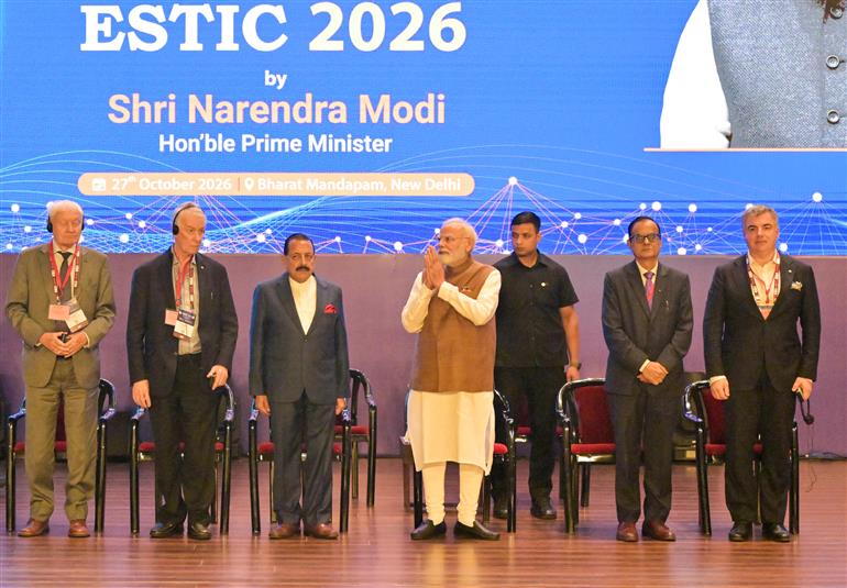 प्रधानमंत्री श्री नरेन्द्र मोदी 27 अक्टूबर, 2026 को नई दिल्ली के भारत मंडपम में आयोजित 'इमर्जिंग साइंस, टेक्नोलॉजी एंड इनोवेशन कॉन्क्लेव 2026' के उद्घाटन समारोह में शामिल हुए।
