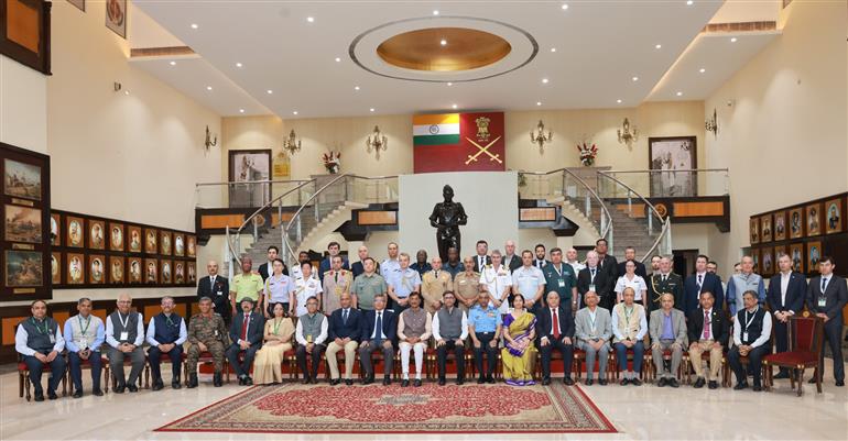 केन्द्रीय रक्षा राज्य मंत्री श्री संजय सेठ 30 अक्टूबर 2026 को नई दिल्ली स्थित मानेकशॉ सेंटर में डीआरडीओ के आउटरीच कार्यक्रम 