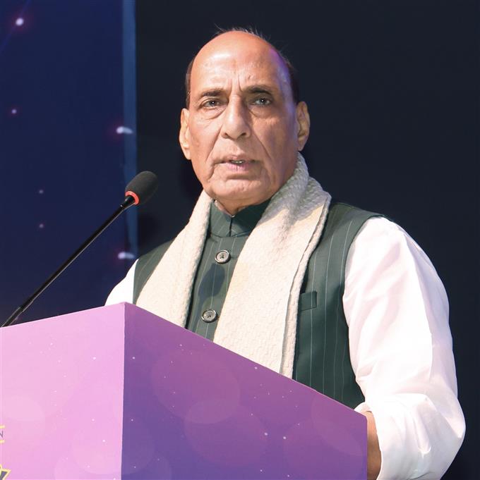 केंद्रीय रक्षा मंत्री श्री राजनाथ सिंह 01 सितंबर, 2026 को उत्तर प्रदेश के ग्रेटर नोएडा में एक एमएसएमई कार्यक्रम को संबोधित करते हुए।