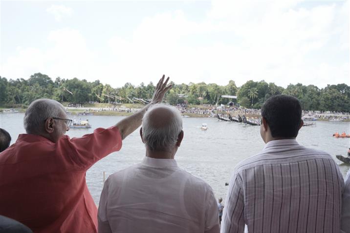 उपराष्ट्रपति श्री सी. पी. राधाकृष्णन ने 30 अगस्त, 2026 को पम्बा नदी पर अरनमुला उथ्रित्थाथी वल्लमकाली का उद्घाटन किया।