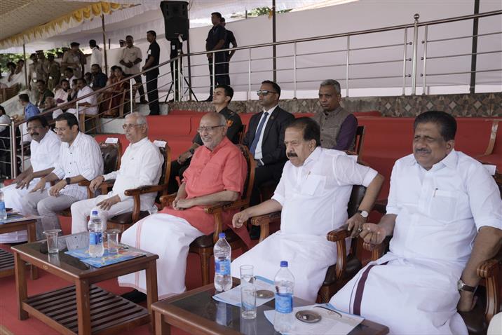 उपराष्ट्रपति श्री सी. पी. राधाकृष्णन ने 30 अगस्त, 2026 को पम्बा नदी पर अरनमुला उथ्रित्थाथी वल्लमकाली का उद्घाटन किया।