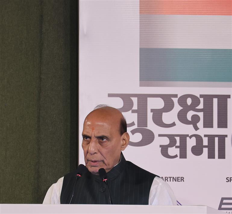 केंद्रीय रक्षा मंत्री श्री राजनाथ सिंह ने 7 सितंबर, 2026 को नई दिल्ली में एक कार्यक्रम के दौरान कहा, 'सशस्त्र बलों को खतरों का निर्णायक रूप से जवाब देने के लिए पूरी स्वतंत्रता और संसाधन दोनों दिए गए हैं, जिसमें दुश्मनों के अपने क्षेत्र के भीतर जाकर उन पर हमला करना भी शामिल है.'