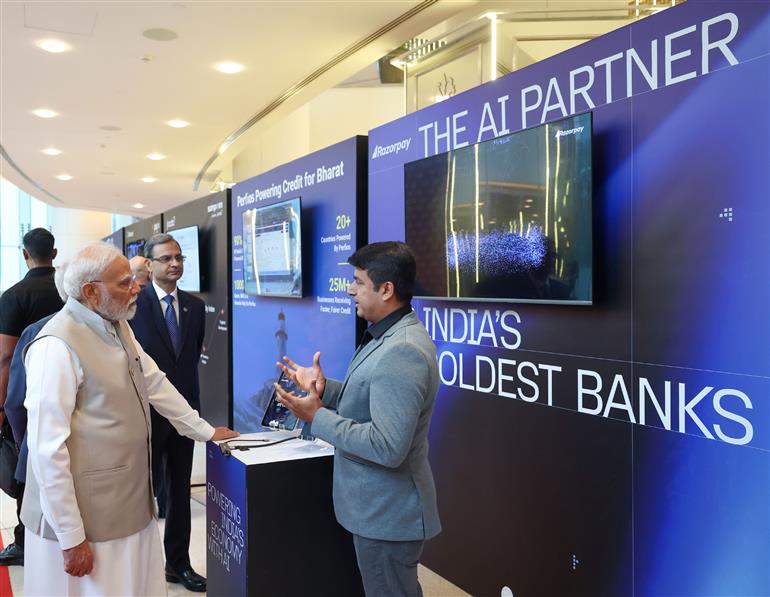 प्रधानमंत्री श्री नरेन्द्र मोदी ने 8 सितंबर, 2026 को महाराष्ट्र के मुंबई में ग्लोबल फिनटेक फेस्ट 2026 में लगी प्रदर्शनी का अवलोकन किया और प्रदर्शकों के साथ संवाद किया।