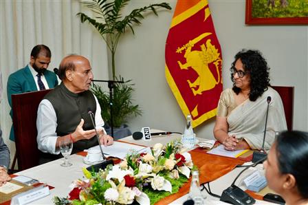 रक्षा मंत्री श्री राजनाथ सिंह ने 9 सितंबर, 2026 को कोलंबो में श्रीलंका की प्रधानमंत्री डॉ. हरिनी अमरसूर्या से मुलाकात की।