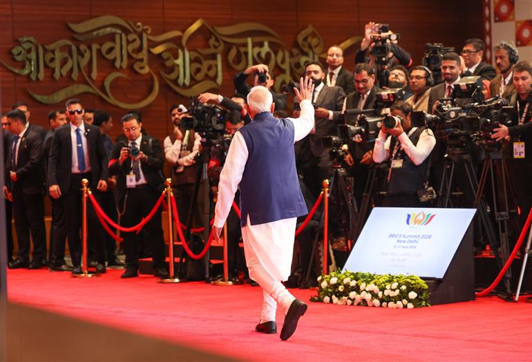 प्रधानमंत्री श्री नरेन्द्र मोदी 13 सितंबर, 2026 को नई दिल्ली स्थित भारत मंडपम में आयोजित 18वें ब्रिक्स शिखर सम्मेलन में भाग लेने के लिए पहुंचे।
