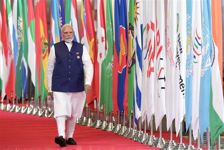 प्रधानमंत्री श्री नरेन्द्र मोदी 13 सितंबर, 2026 को नई दिल्ली स्थित भारत मंडपम में आयोजित 18वें ब्रिक्स शिखर सम्मेलन में भाग लेने के लिए पहुंचे।