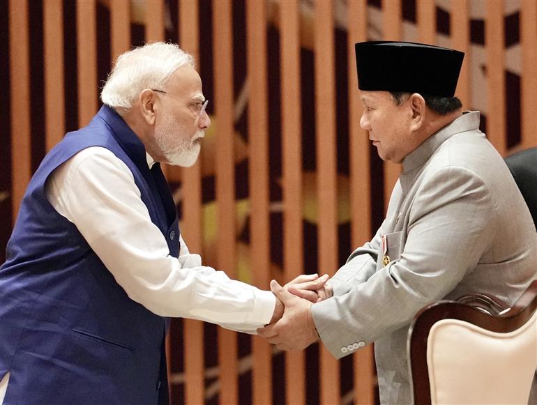 13 सितंबर, 2026 को नई दिल्ली के भारत मंडपम में 18वें ब्रिक्स शिखर सम्मेलन के दौरान ब्रिक्स नेताओं के साथ प्रधानमंत्री श्री नरेन्द्र मोदी।