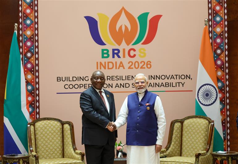 प्रधानमंत्री श्री नरेन्द्र मोदी ने 13 सितंबर, 2026 को नई दिल्ली स्थित भारत मंडपम में 18वें ब्रिक्स शिखर सम्मेलन के अवसर पर दक्षिण अफ्रीका के राष्ट्रपति श्री सिरिल रामाफोसा के साथ द्विपक्षीय बैठक की।