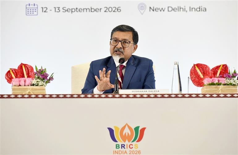 विदेश मंत्रालय के प्रवक्ता श्री रणधीर जायसवाल ने विदेश मंत्रालय में सचिव (आर्थिक संबंध) श्री सुधाकर दलेला और संयुक्त सचिव ( बहुपक्षीय आर्थिक संबंध विभाग) श्री शंभू हक्की के साथ 13 सितंबर, 2026 को नई दिल्ली स्थित भारत मंडपम में 18वें ब्रिक्स शिखर सम्मेलन–2026 की कार्यवाही और परिणामों पर विशेष प्रेस वार्ता आयोजित की।