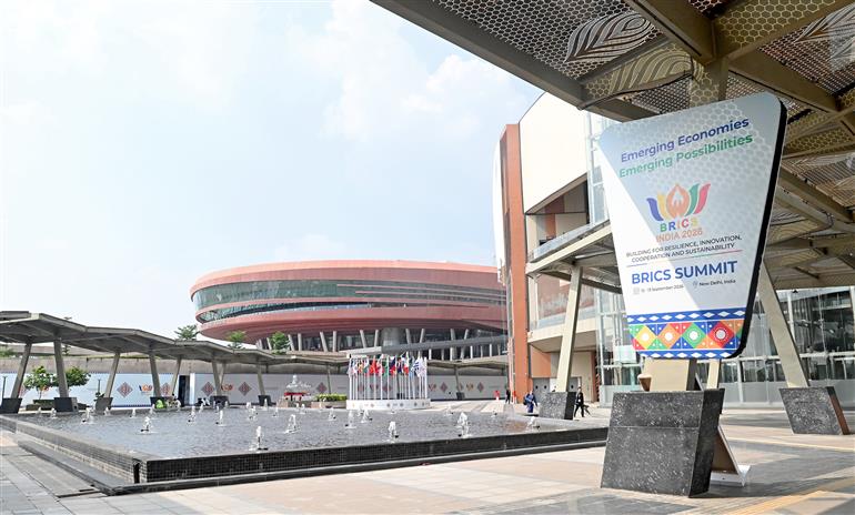 13 सितंबर, 2026 को नई दिल्ली में आयोजित ब्रिक्स शिखर सम्मेलन 2026 के दौरान भारत मंडपम की एक झलक।