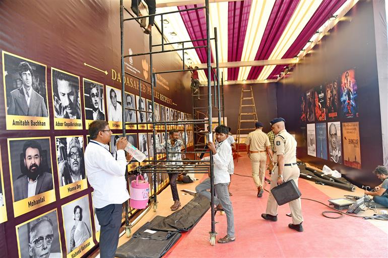 21 सितंबर, 2026 को गुजरात के एकता नगर (केवड़िया) में 72वें राष्ट्रीय फिल्म पुरस्कार समारोह की तैयारियों की झलकियां।