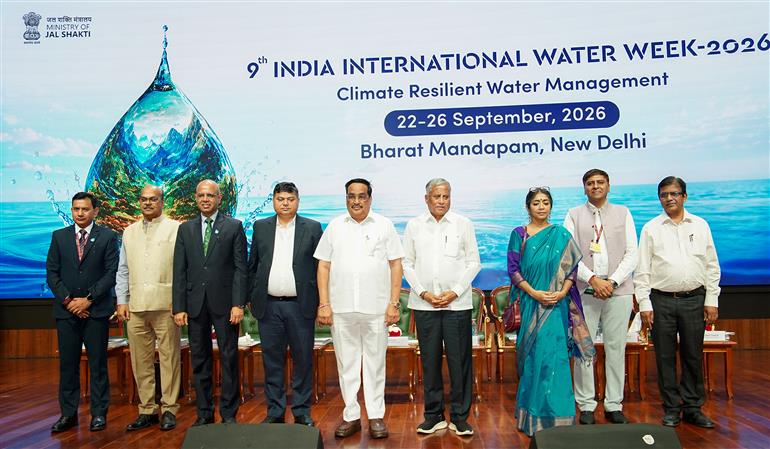 केंद्रीय जल शक्ति मंत्री श्री सी. आर. पाटिल 25 सितंबर, 2026 को नई दिल्ली स्थित भारत मंडपम में 9वें भारत अंतर्राष्ट्रीय जल सप्ताह - 2026 के समापन सत्र में शामिल हुए।