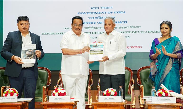 केंद्रीय जल शक्ति मंत्री श्री सी. आर. पाटिल 25 सितंबर, 2026 को नई दिल्ली स्थित भारत मंडपम में 9वें भारत अंतर्राष्ट्रीय जल सप्ताह - 2026 के समापन सत्र में शामिल हुए।