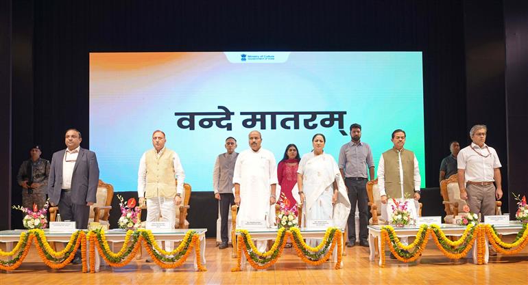 The Union Minister for Social Justice and Empowerment, Dr. Virendra Kumar administering the NMBA (Nasha Mukt Bharat Abhiyaan) pledge towards creating a drug-free society and a drug-free India during the Safai-Mitra Suraksha Evam Samman Shivir with the theme “Samman Safai Mitron Ka, Sankalp Swachh Bharat Ka” under the Swachhata Hi Seva 2026 Campaign, in New Delhi on September 30, 2026.