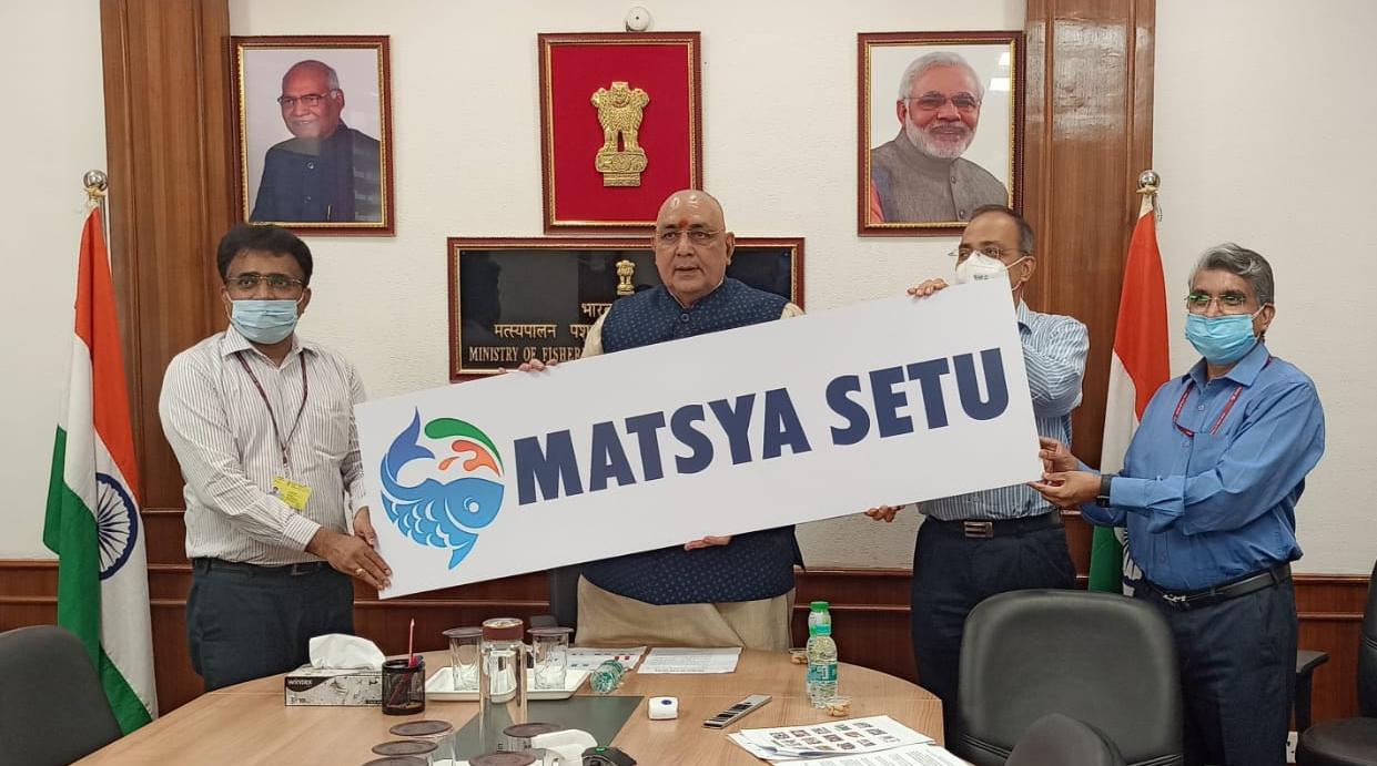 Union Minister for Fisheries, Animal Husbandry and Dairying, Shri Giriraj  Singh launches the Online Course Mobile App “Matsya Setu” for Fish Farmers